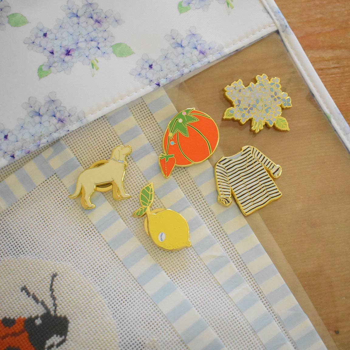 Tomato Pincushion Needle Minder - Sara Fitz
